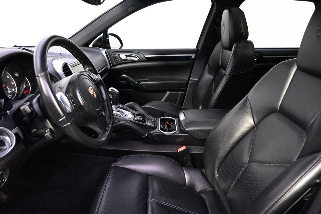 Used 2014 Porsche Cayenne Platinum Edition AWD/4WD image 13