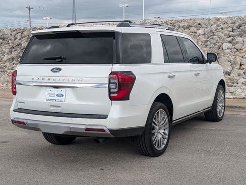 Certified 2024 Ford Expedition Limited image 4