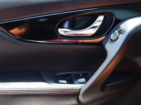 Used 2019 Nissan Rogue Sport SV FWD image 40