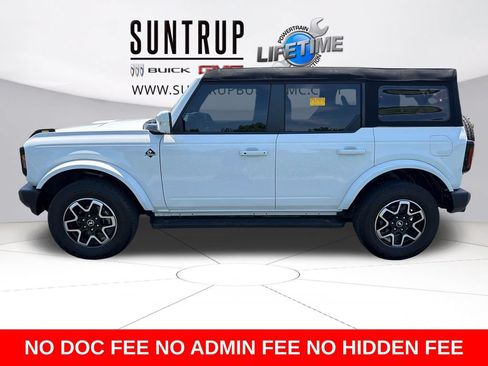 Used 2024 Ford Bronco Outer Banks AWD/4WD image 3