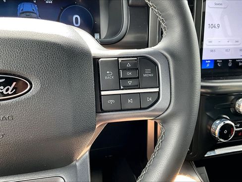 Used 2025 Ford F150 Lariat AWD/4WD image 23