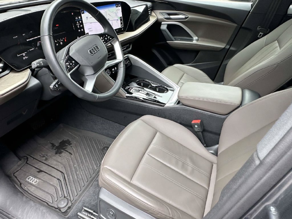 Used 2025 Audi Q5 Premium w/ Convenience Package AWD/4WD image 11