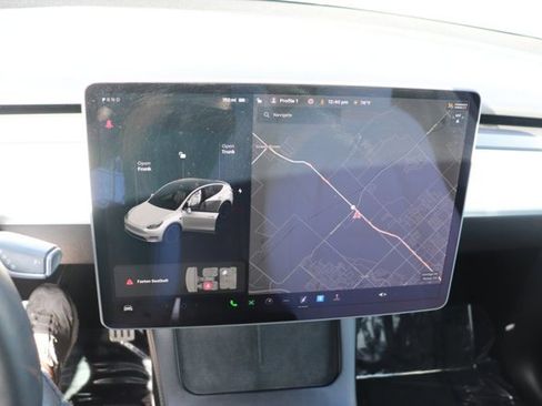 Used 2021 Tesla Model Y Performance image 16