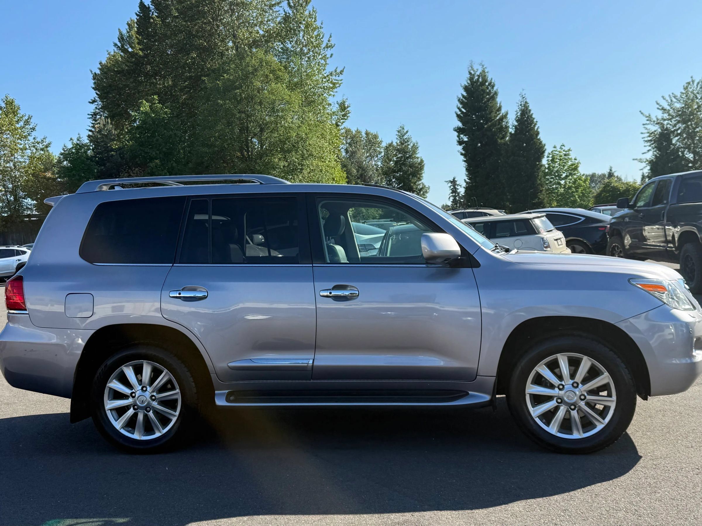 Used 2009 Lexus LX 570 4WD image 4