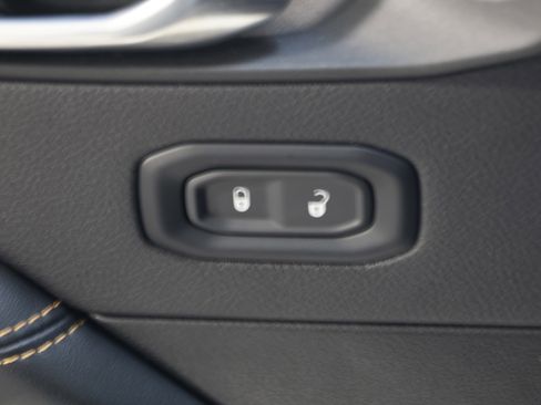 Used 2024 Jeep Wrangler Sahara w/ Technology Group image 14