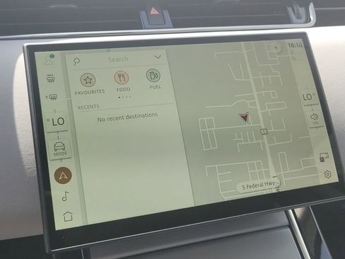 New 2025 Land Rover Range Rover Evoque S image 9