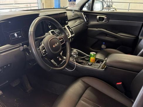 Used 2023 Kia Sorento S FWD image 2