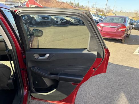 Used 2021 Ford Escape SE w/ Convenience Package image 19