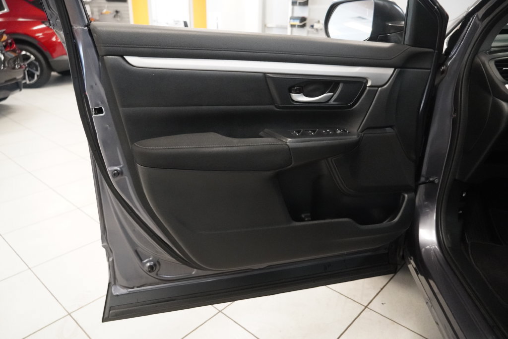 Used 2019 Honda CR-V LX image 6