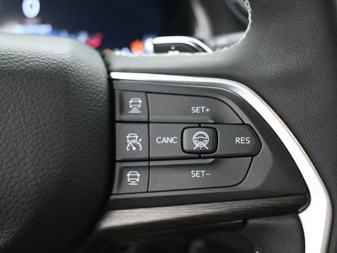 New 2026 Jeep Grand Cherokee L Limited w/ Limited Altitude Package AWD/4WD image 17