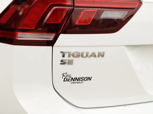 Used 2021 Volkswagen Tiguan SE FWD image 33