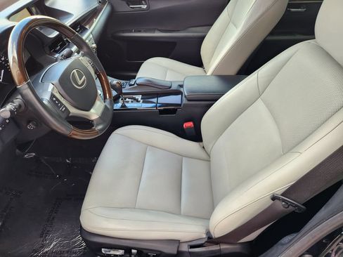 Used 2014 Lexus ES 350 w/ Luxury Package FWD image 13
