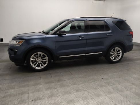 Used 2019 Ford Explorer XLT w/ Equipment Group 201A FWD image 2