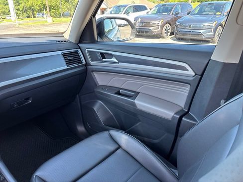Certified 2023 Volkswagen Atlas SEL R-Line AWD/4WD image 28