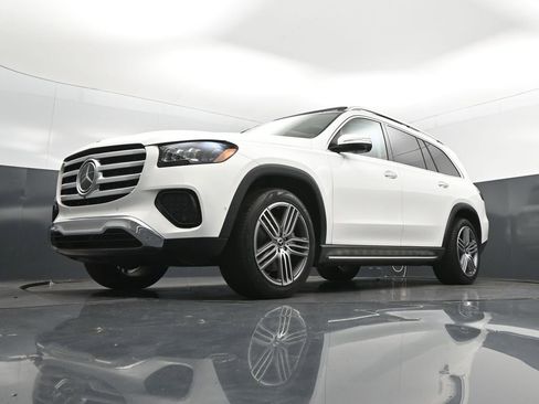 Used 2024 Mercedes-Benz GLS 450 4MATIC image 38