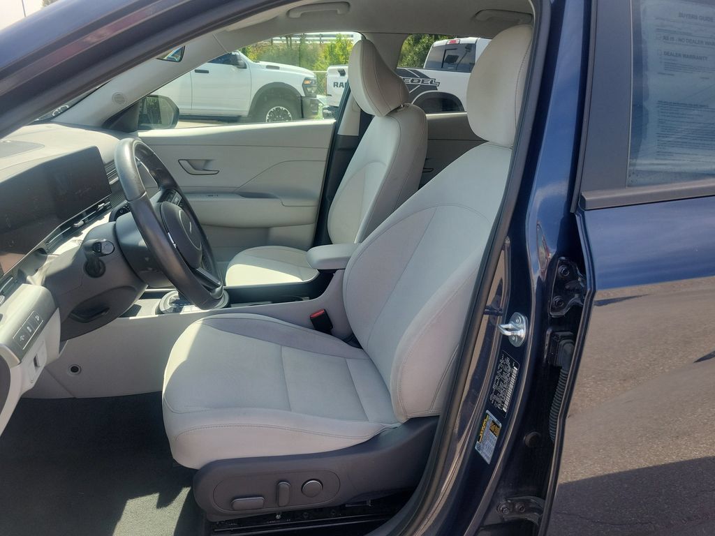 Used 2025 Hyundai Kona SEL FWD image 11