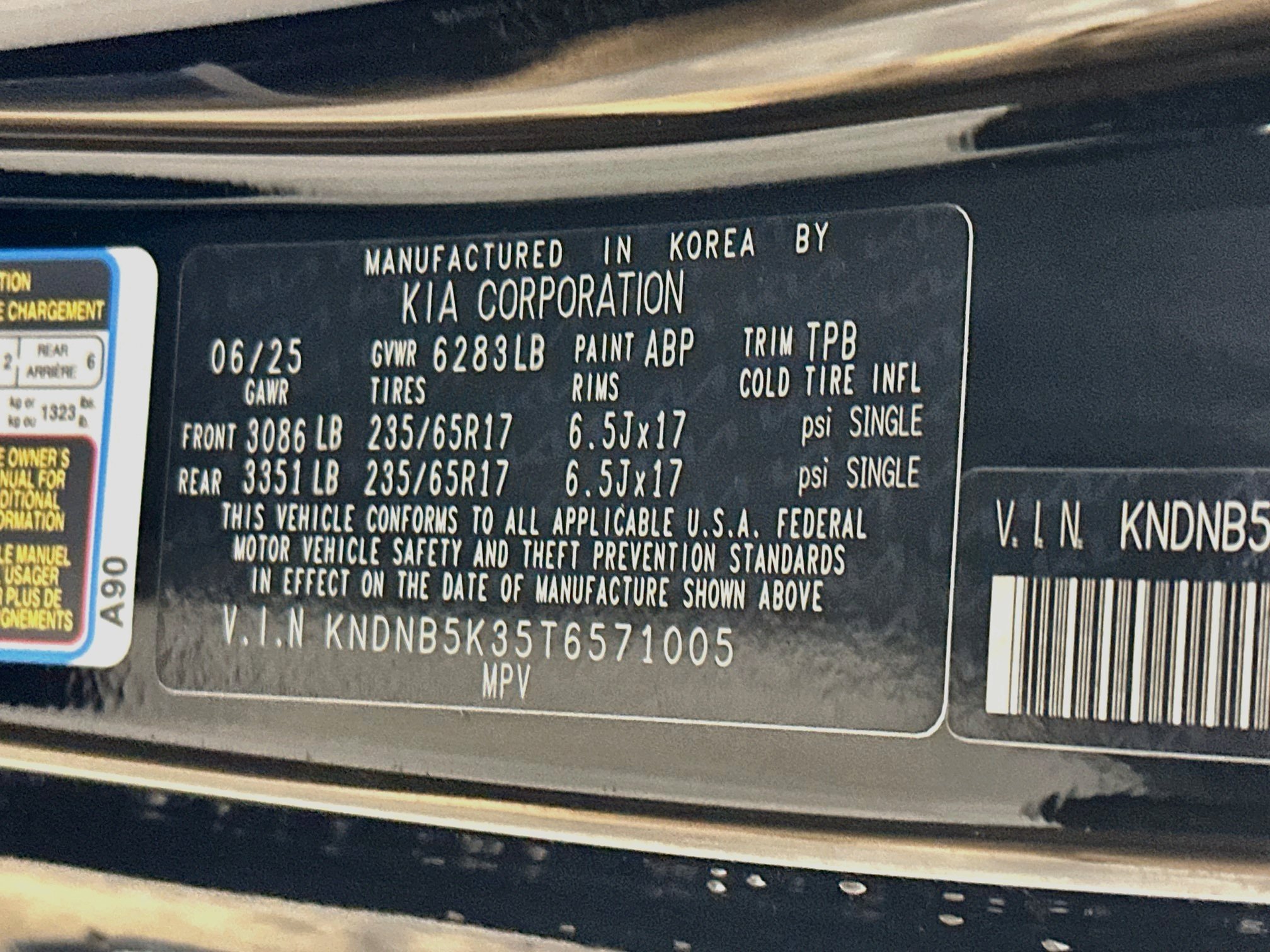 Used 2026 Kia Carnival FWD image 12