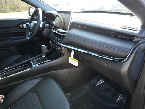 New 2026 Jeep Compass Latitude AWD/4WD image 23