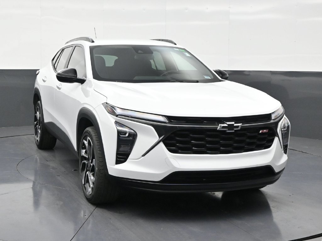 Used 2026 Chevrolet Trax RS w/ Sunroof Package FWD image 7
