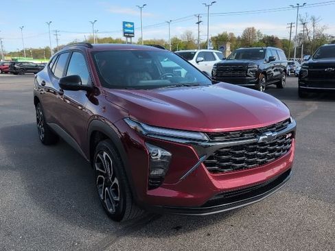 Used 2025 Chevrolet Trax RS FWD image 10