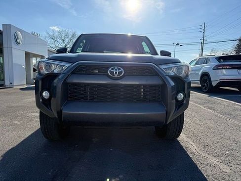 Used 2017 Toyota 4Runner SR5 Premium image 7