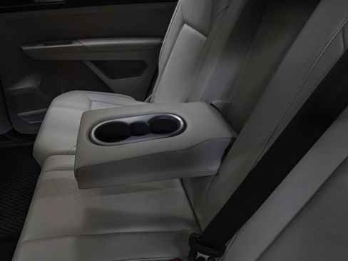 Used 2019 Volkswagen Atlas SE FWD image 17