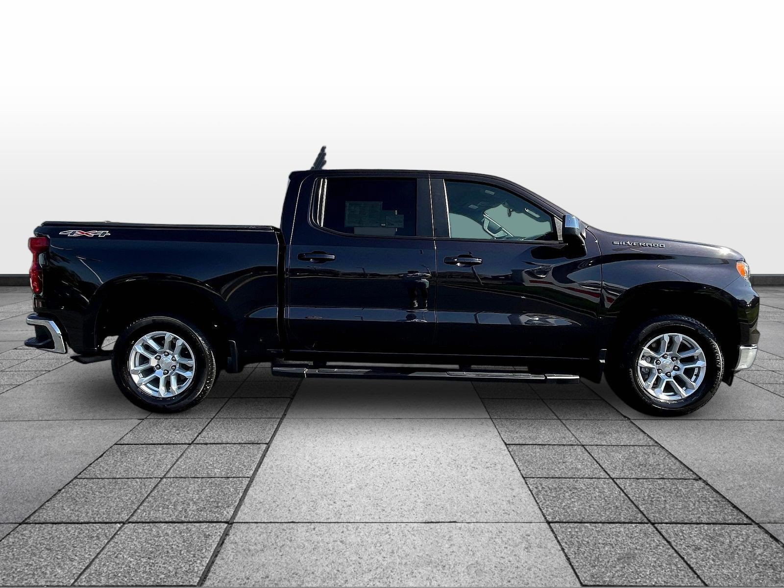 Used 2023 Chevrolet Silverado 1500 LT AWD/4WD image 4