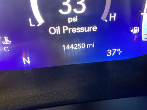 Used 2020 Chrysler Pacifica Limited image 36