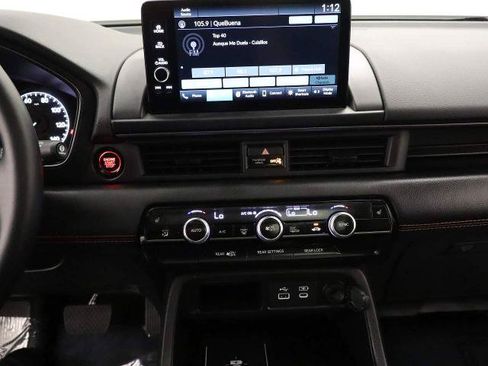 Used 2025 Honda Pilot TrailSport image 36