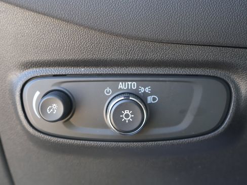 Used 2024 Chevrolet Equinox LS w/ LS Convenience Package FWD image 34