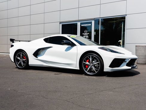 Used 2022 Chevrolet Corvette Stingray Preferred Cpe w/ Z51 Performance Package RWD image 21