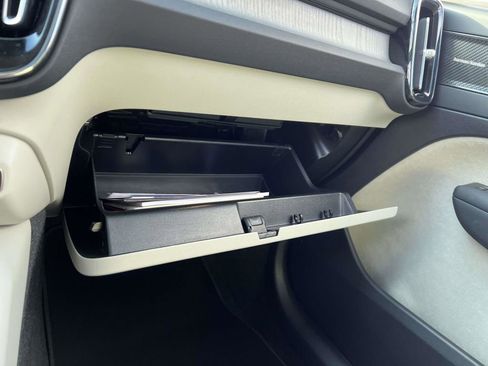 Used 2023 Volvo XC40 B5 Ultimate w/ Climate Package image 36