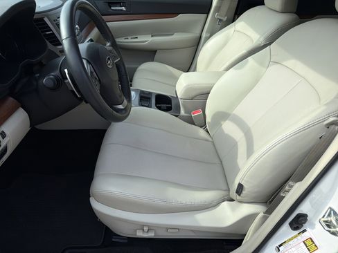 Used 2014 Subaru Outback 2.5i Limited image 9