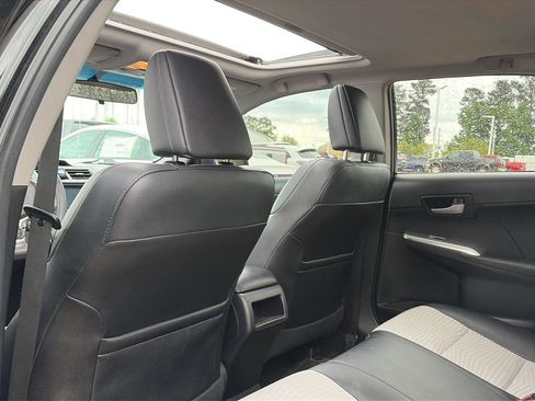 Used 2013 Toyota Camry SE FWD image 3