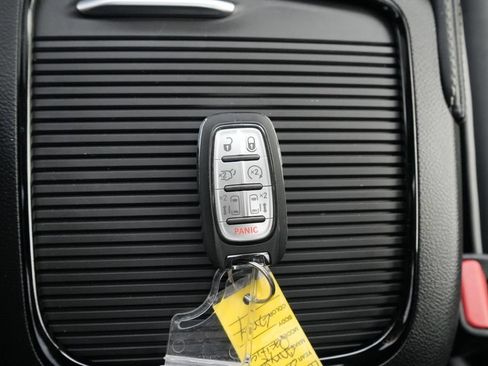 Used 2023 Chrysler Pacifica Limited w/ S Appearance Package AWD/4WD image 45