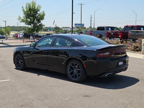 Used 2019 Dodge Charger SXT w/ Blacktop Package RWD image 5