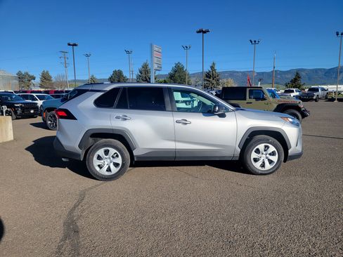 Used 2024 Toyota RAV4 LE AWD/4WD image 11