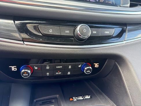 Used 2023 Buick Enclave Essence w/ Experience Buick Package AWD/4WD image 31