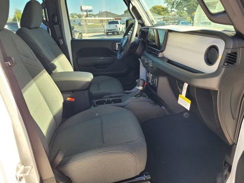 New 2026 Jeep Gladiator Sport image 19