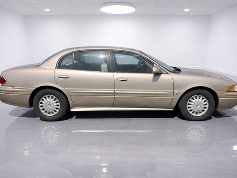 Used 2005 Buick Le Sabre Custom image 2