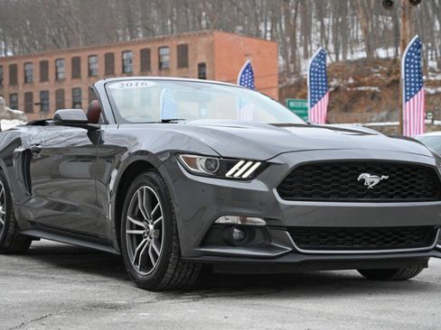 Used 2016 Ford Mustang Premium image 7