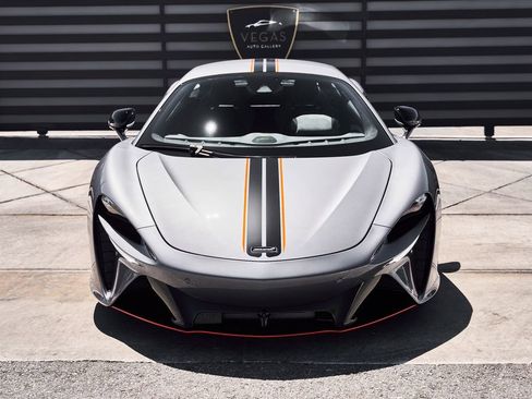 Used 2024 McLaren Artura RWD image 21