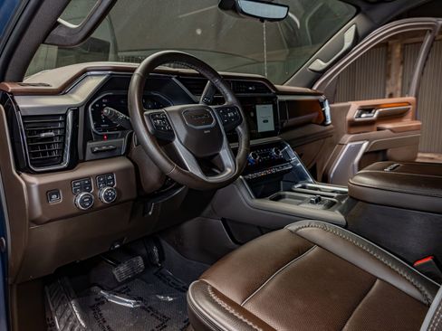 Used 2025 GMC Sierra 2500 Denali w/ Denali Reserve Package image 17