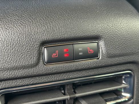 Used 2025 Lincoln Corsair Reserve w/ Equipment Group 202A AWD/4WD image 11