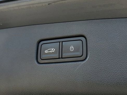 Used 2022 Genesis GV70 2.5T w/ Select Package image 10