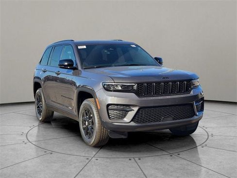 New 2025 Jeep Grand Cherokee Altitude image 14