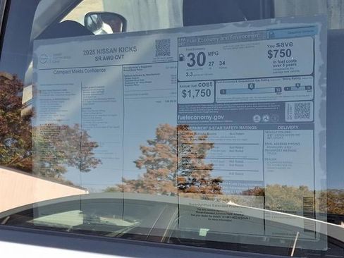 New 2025 Nissan Kicks SR image 7