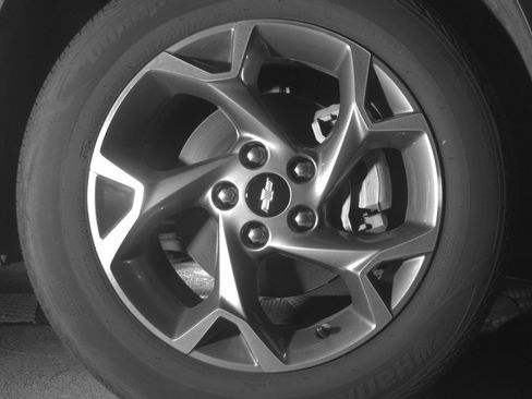 Used 2025 Chevrolet Trax LT FWD image 13