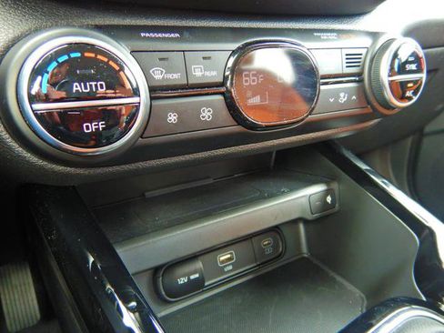 Used 2025 Kia Soul EX image 23