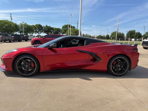 Used 2021 Chevrolet Corvette Stingray Preferred Conv w/ Z51 Performance Package RWD image 3